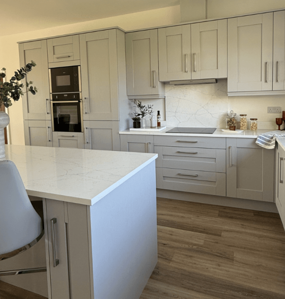 Buckingham 5 Piece Shaker